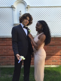 iamhannalashay:  kxtbonifacio:  theswirlalert:  ✨prom✨  I love these pictures more each time I see them♡   Ok just be cute then