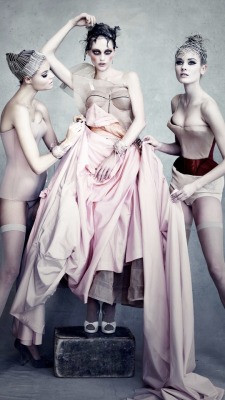 lesliaisonsdemarieantoinette:Magdalena Frackowiak, Sasha Pivovarova and Jac Jagaciak are photographed by by Patrick Demarchelier for the book ““Dior Couture”