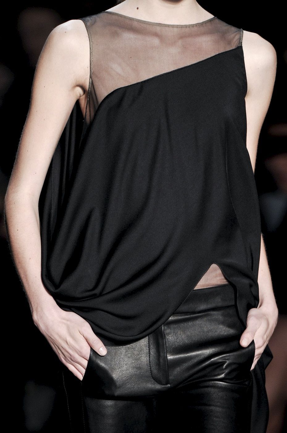 nastyvogue:  Max Azria Fall 2010 Runway Details .:FUCKING FASHION BLOG:. 
