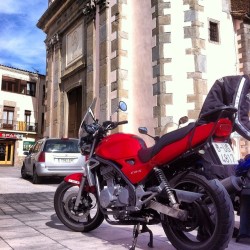 Ya tenia ganas de usar la moto para algo mas que ir a bcn. #kawasaki #bikes (en Olost)