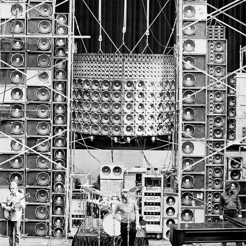 Wall of Sound -  The Grateful Dead | Via Weighed over 70 tons, comprise dozens and then hundreds of 