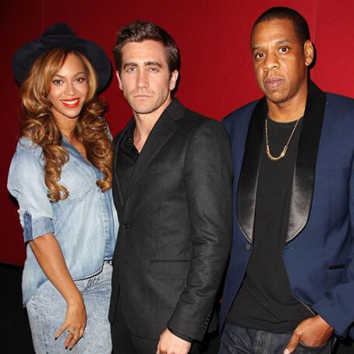 fuckyesbeyonce:  Beyoncé, Jay Z & Jake Gyllenhaal at the ‘Nightcrawler’ Premiere in NYC. (10-27-14) 