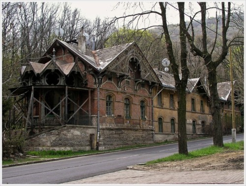 steampunktendencies: Hungary, Budapest, Zugligeti