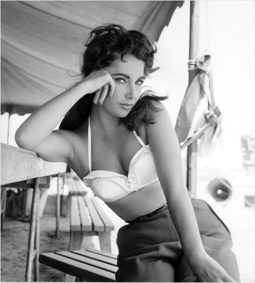 chumloadio: Elizabeth Taylor