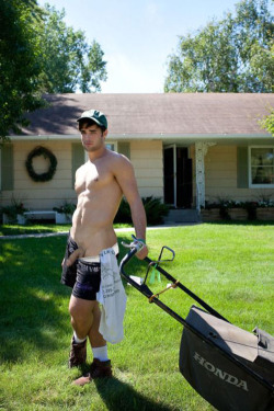 adirtyzdog:  boyzdoingboystuff:  yard dick   dirtydogs