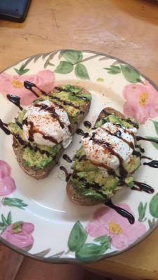 food-porn-diary:  Brucheta infused olive oil on garlic avocado toast, poached egg, balsamic glaze [1334x750]