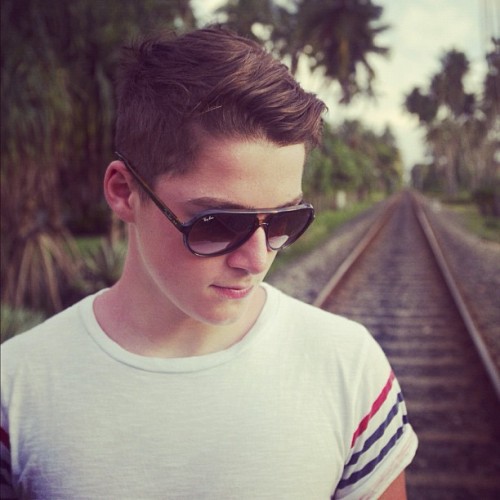 jacksgap:  On the train tracks in Sri Lanka with @finnharries