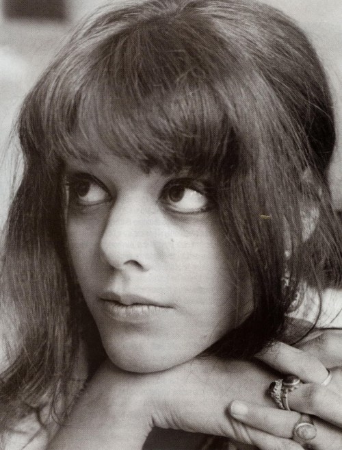 cuty-beauty-abku:  Tina Aumont in a magazine 