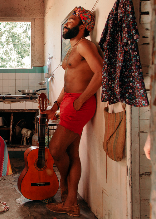 shattxrstar:Donald Glover behind the scenes of Guava Island (Hiro Murai, 2019). Pictures by Ibra Ake