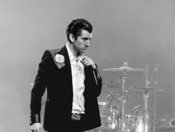 arcticmonkeys-news:  Arctic Monkeys perform