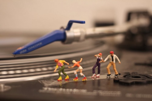 vinylandotherdelights:  Rollerdisco Roll, Bounce, Rock, Skate 