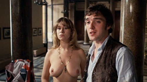 famousboobs: Helen Mirren