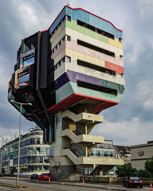 r888888m:  architecturealliance:Bierpinsel in Berlin, designed by Ralph Schuler   .