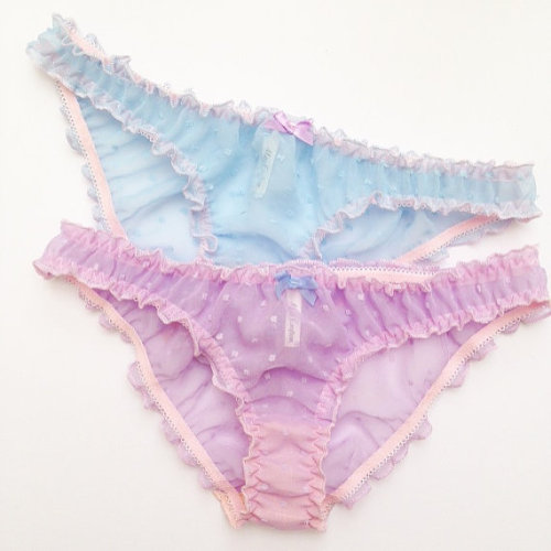 inlovewithburlesquelingerie:  Miss Crofton