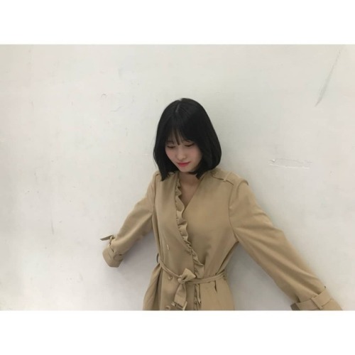 fyeah-twice:180510 Momo’s Instagram Update셀카 빼고는 복숭아자매 나연언니가 찍어준거 ..♡ㅋㅋ이제 콘서트 얼마 안남았다잉…ㅋㅋ원스 기대되요어엉??