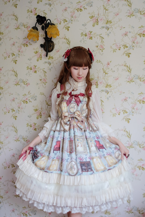 Mon Petit ChouchouDress and bow pins: Baby the Stars Shine BrightBlouse: Angelic Pretty