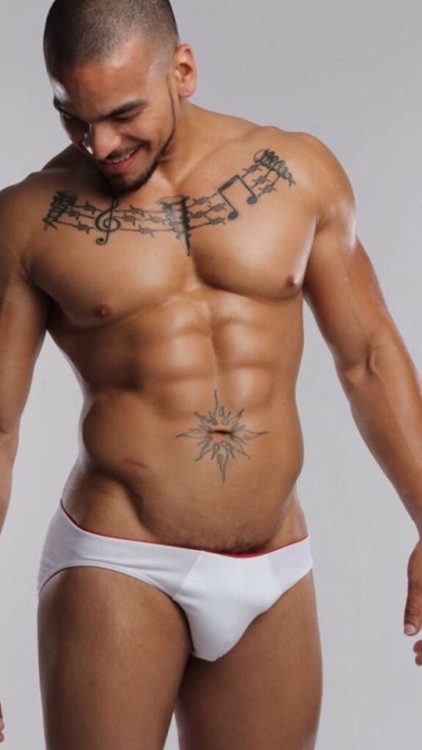 HOTT MEN International