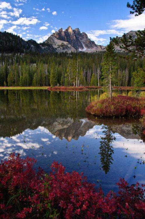 Bench Lakes, Sawtooth Wilderness / Idaho (by Robert Gifford).