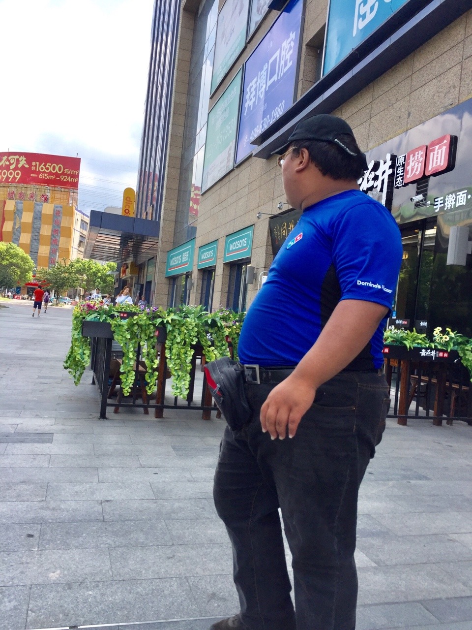 asainfattybtm:  Faaat ass pizza man