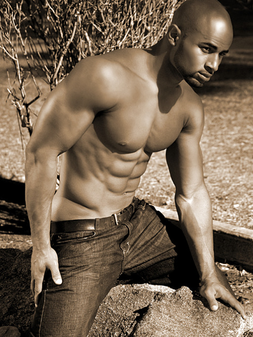 beautifulblackmenfromphilly:  http://beautifulblackmenfromphilly.tumblr.com/