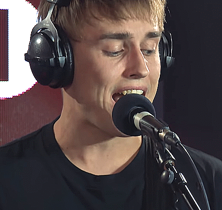 secareanu:SAM FENDER - Back To Black (Cover) in the Live Lounge