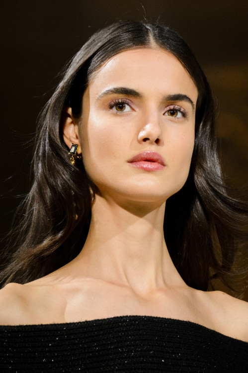 themakeupbrush:Blanca Padilla at Oscar de la Renta Fall 2018