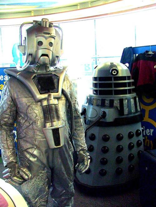 gurumog: Cosplaying as a 1980s Cyberman back in 2005 at Techniquest, Cardiff, UK. Also with me that 