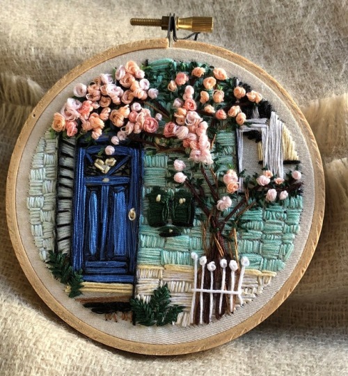 sosuperawesome:Embroidery Art Hoops, by Mmiddlee on Etsy
