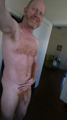 newtoarea: alanh-me: Follow all things gay, naturist and “ eye catching ” WOW love sexy ginger men would love to suck that cock and swallow all your cum 