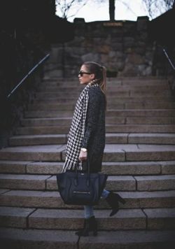 sixkissesdotcom:  Houndstooth Cashmere Scarf