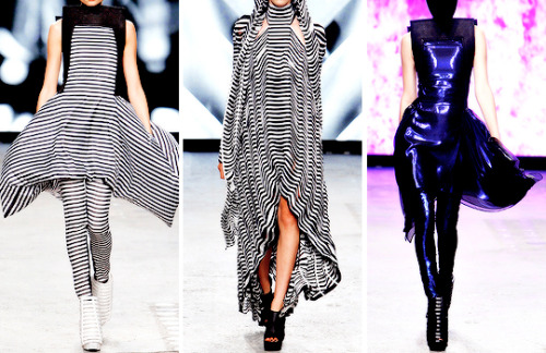 fashion-runways:GARETH PUGH Spring/Summer RTW 2012if you want to support this blog consider donating