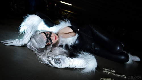 kana-cosplay:  Here’s my latest cosplay: Black Cat from Spider-man. I had a lot of fun and felt purrrrtastic :3 Hope you like it! Wanna see more? https://www.facebook.com/KANA.Cosplay 