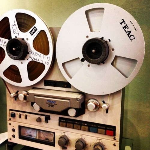 paulsoso:  #teac #old #school #sound #paulsoso 
