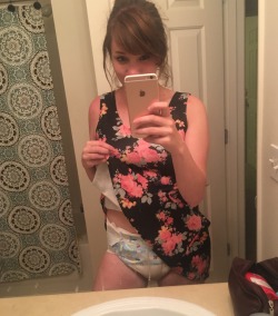 misspandapants:  I am a pro at diaper selfies
