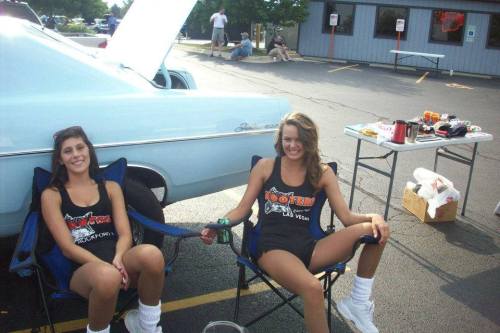 Follow Hooters Girls Tumblr on Twitter @HootersGirlsTumDo you have photos or videos to share with us