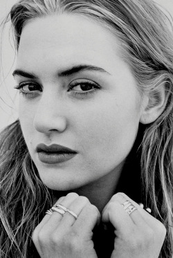 witty-owl:  Kate Winslet, photographed by