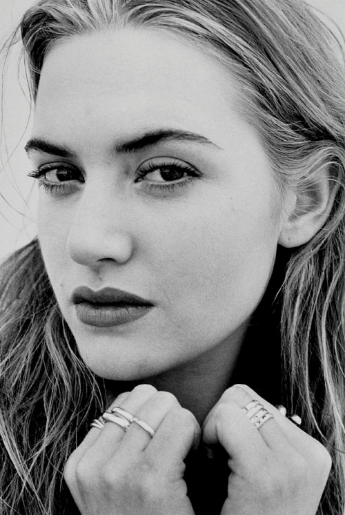 witty-owl:  Kate Winslet, photographed by Ken Hively,1996.  
