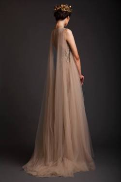 andantegrazioso:A Queen’s attire | Krikor Jabotian