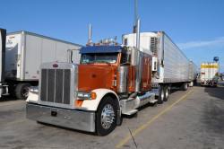 truckingworldwide:  Peterbilt custom 379