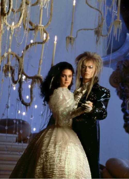 Jennifer Connelly and David Bowie going strictly ballroom for this Labyrinth publicity sot.
Merry Christmas, everyone! Enjoy the festive season!