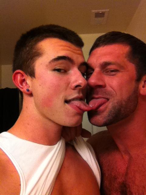 hotbooboo:  whitebriefguy03:  summerwine24:  nakedmonk:  Real father and son –