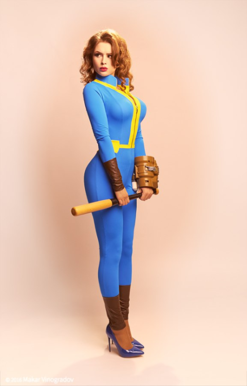 Fallout 4 sole survivor in a sexy vault suit!