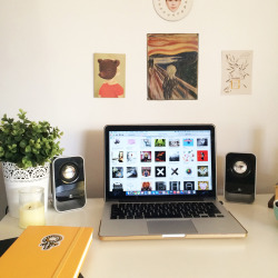 geostudies:  04.04.16 Tidied up my desk space and instantly feel way more productive and organised. 