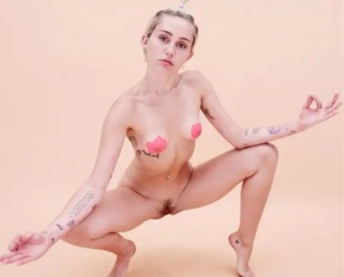 celebsnakedass3:celebsbuttnholes:celebsnakedass3:Miley porn pictures