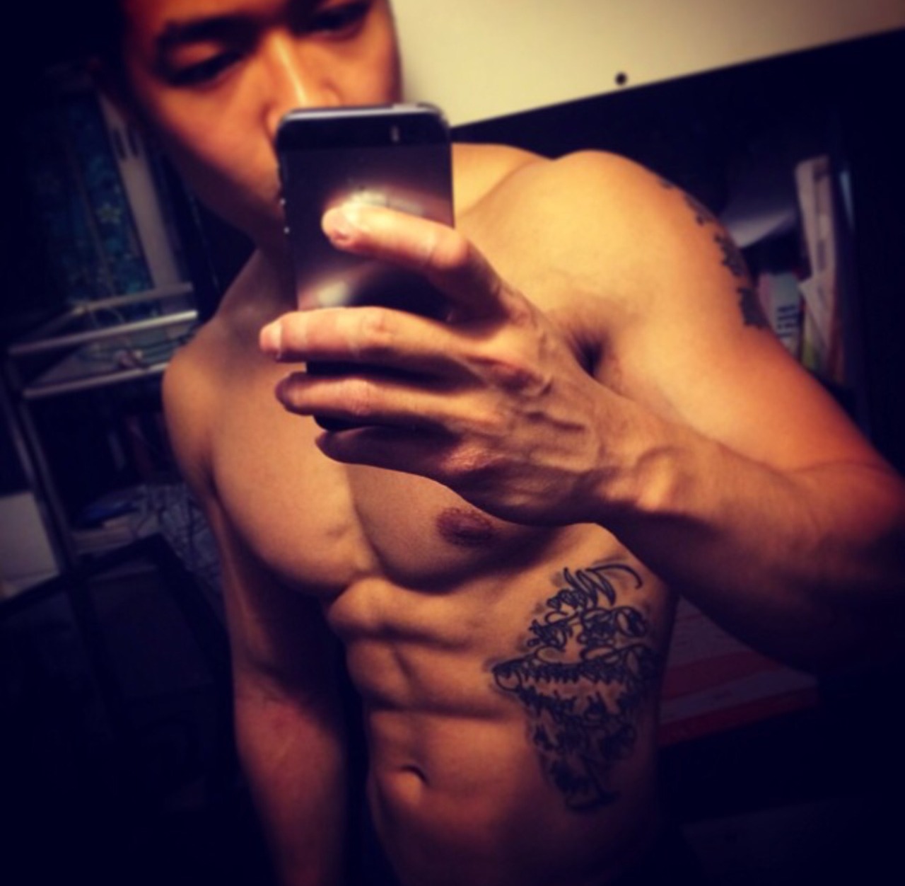 itsaznbitch:  Brad : EXPOSED!  Brad 22 from Hong Kong is a straight hottie working