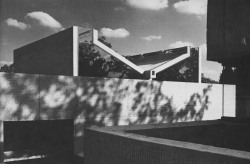 fuckyeahbrutalism:  Des Moines Art Center, Des Moines, Iowa, 1960s (I.M. Pei &amp; Partners) 