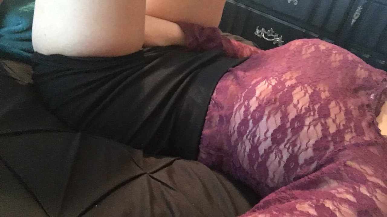 naughtyohiobaby:  Thinking of oomf 😏 you know who you are 😈