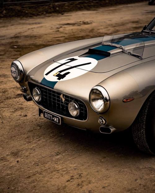 frenchcurious:Ferrari 250 GT. - source I love Oldskool.