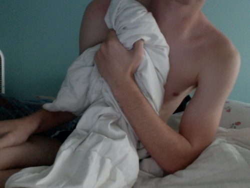 majortvjunkie:  i have a farmer’s tan