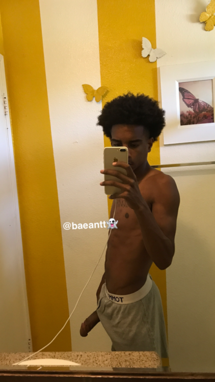 XXX babygtd2:  Dick keep popin out my boxers. photo